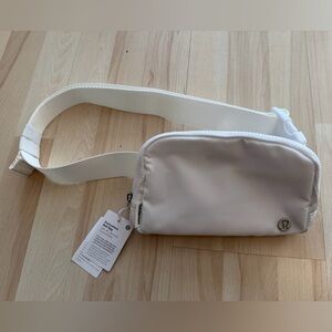 NWT Lululemon White Everywhere Belt Bag